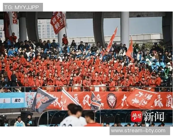 盐城足球队奋勇拼搏展现团队精神助力地方体育发展与青少年成长