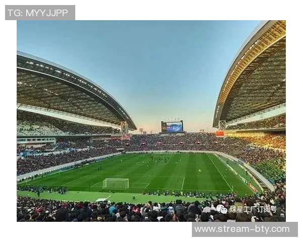 足球大师马克莱莱的传奇生涯与对现代足球的深远影响分析